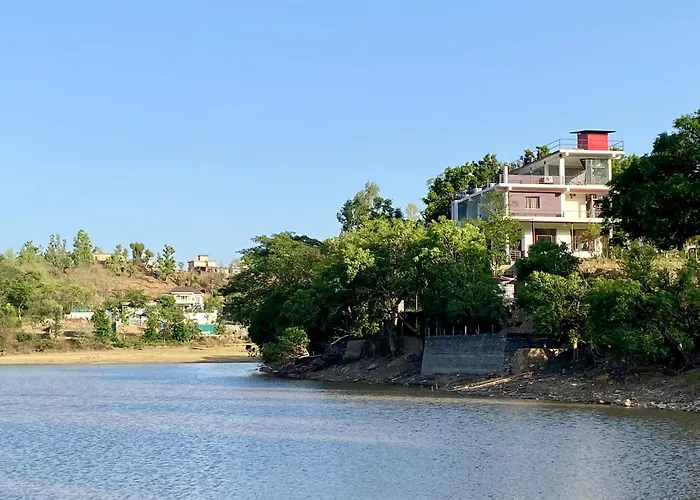 Lake 1 Estate